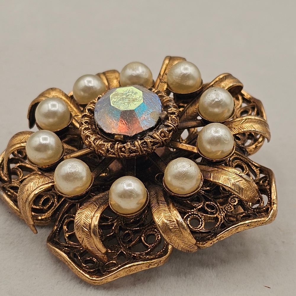 Vintage Floral Rhinestone Cluster Brooch Gold Tone Faux Pearl & AB Steampunk Pin - Picture 6 of 10